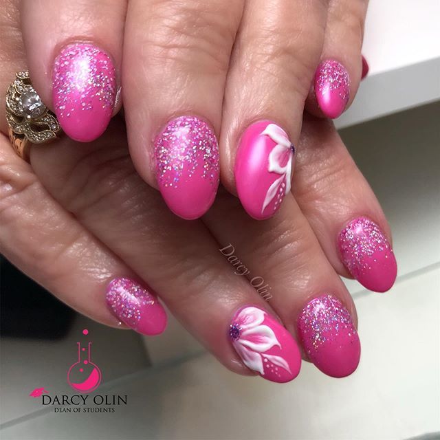 NailsbyDarcy's tweet photo. Boss Lady ButterCream at her finest!  A little fade with Mochi Please and Disco glitter gels and I created some 3D flowers with the Block &amp; Stripy brushes, using Ideal White Builder gel. @lightelegancehq Nail Products https://t.co/VgqvmfOIYn