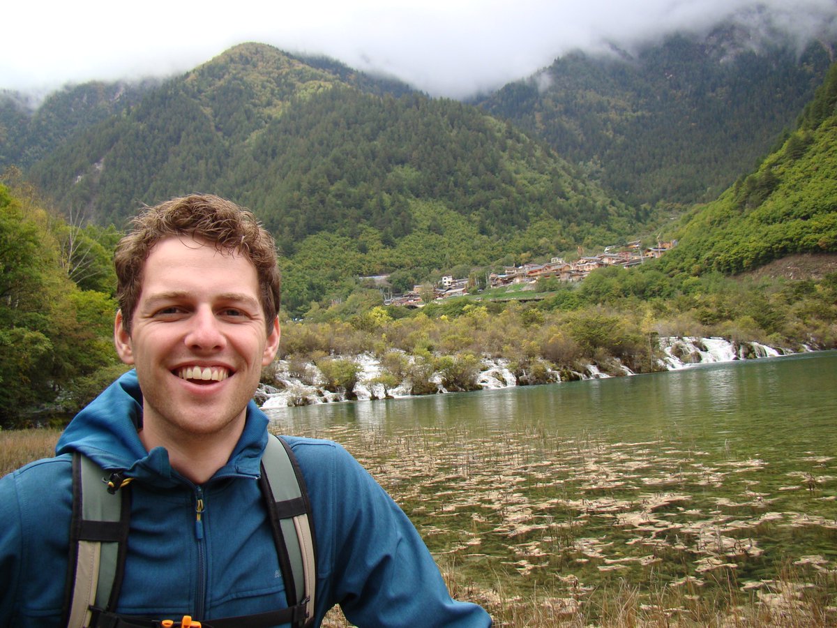 Stel, je hebt een #Biomedische Technologie-achtergrond en een passie voor #programmeren. Welke opties zijn er dan voor je #eerstebaan? Lees het interview met onze collega Jesse in de carrièrespecial van de #4TU: alten.nl/2019/06/12/pub… #career #traineeship