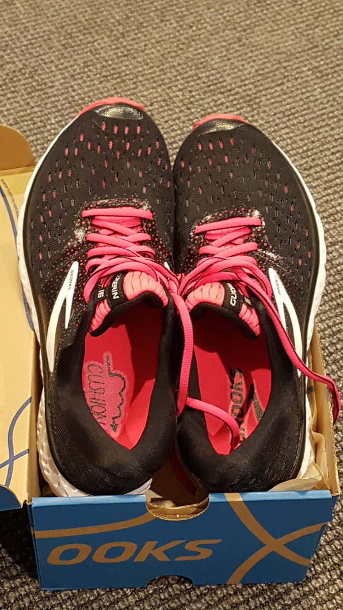 CathyO79's tweet image. Props to @tafaus - my new @BrooksRunningAU Glycerin delivered in less than 24hrs from time of online order! #Delivery #projectmarathon #LogisticsWin #ThankYou #AthletesFoot
