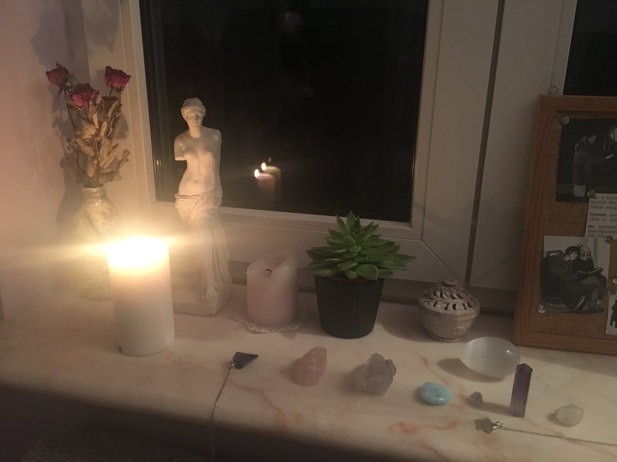 gwiezdnyproszek's tweet photo. mam pytanie
czy ktoś z was z okolic woj lubelskiego ma może do oddania kamienie szlachetne, karty tarota lub książki o magii, wróżeniu i law of attraction?
tak — napisz
nie — daj rt
pls ludzików pomoźcie dziewczynie w potrzebie! ✨🔮 https://t.co/l3hNdW8MI2