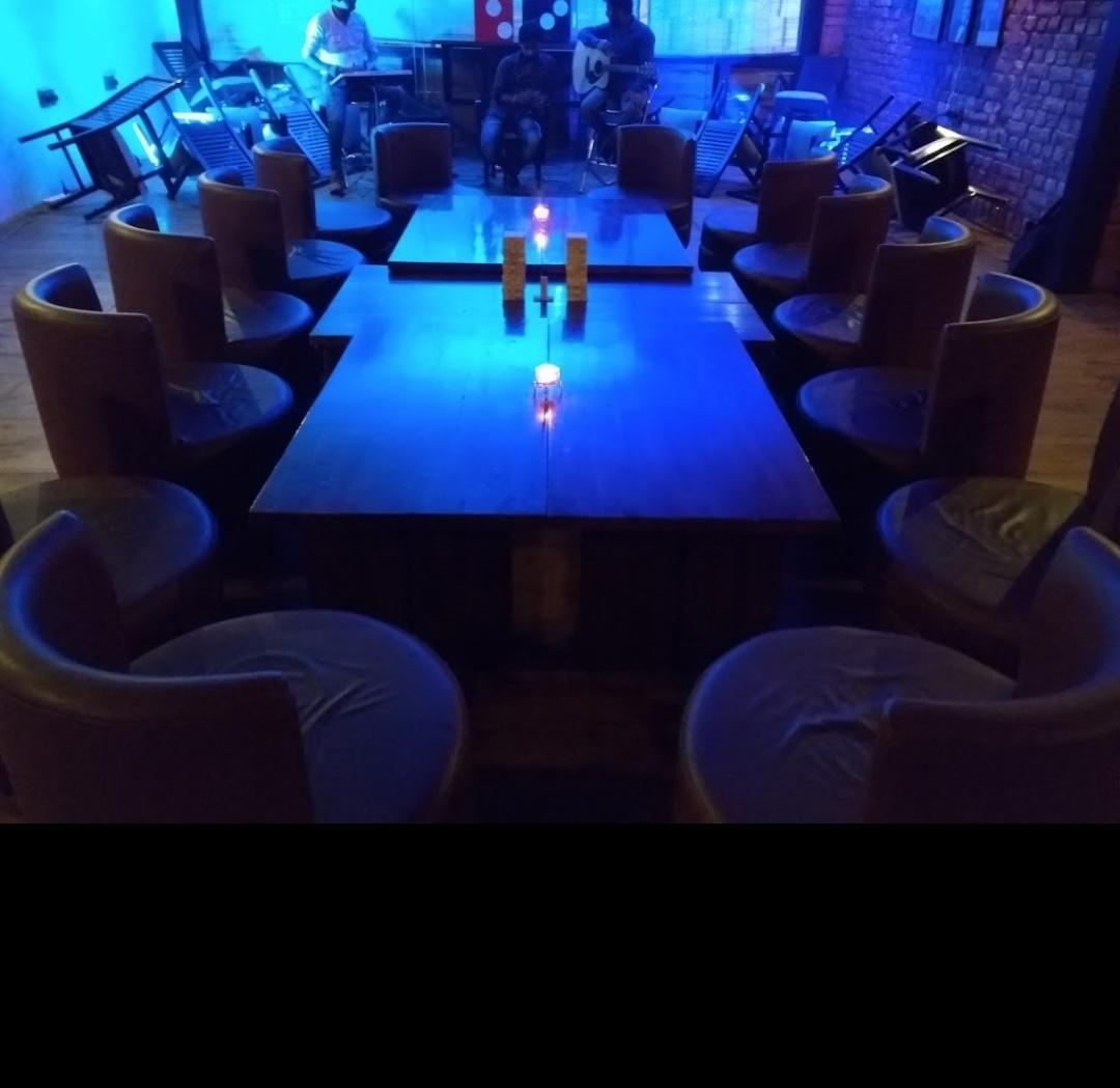 DRSdeals's tweet photo. Hey all you crazy peeps, it’s time to party! 
Get your squad, sip on some crazy Mocktails and gorge on your favourite starters while you groove to some great music at  #HANGOUT_CAFE GWALIOR https://t.co/pBkGhvBBB0