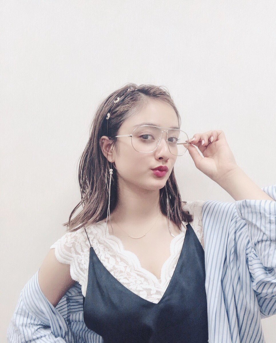 Twitter 上的 すみすみ 谷まりあ が アッパレやってまーす の月曜メンバーになりました 毎週22 00 Mbsラジオ を聴いてください 今週はスペシャルウィークでプレゼント企画があります まりあはこのメガネちゃん 応募方法hpをcheckしてください