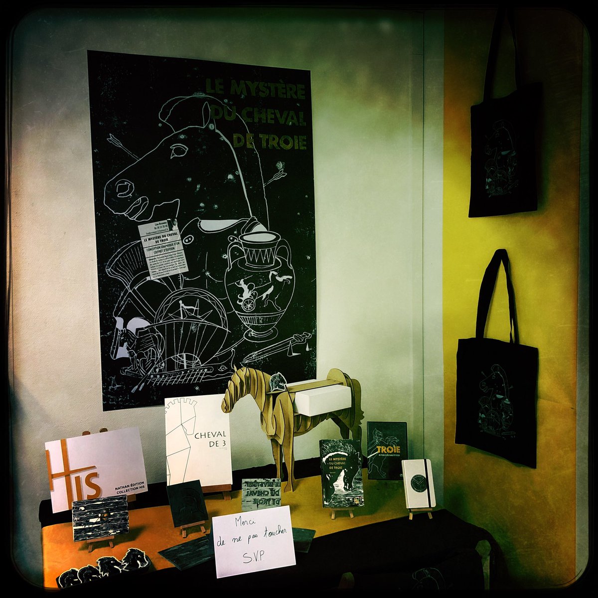 Aujourd’hui &amp; demain #jury #diplôme #étudiants en #GraphicDesigner #motiondesign <a href="/EcoleLISAA/">LISAA</a> #Arago.  
<a href="/Agnes_Nicolas/">Agnès Nicolas Ifker</a> <a href="/ConstanceGrison/">Constance Grison</a> <a href="/vanessafarnot/">Vanessa Farnot</a> @fvermorel