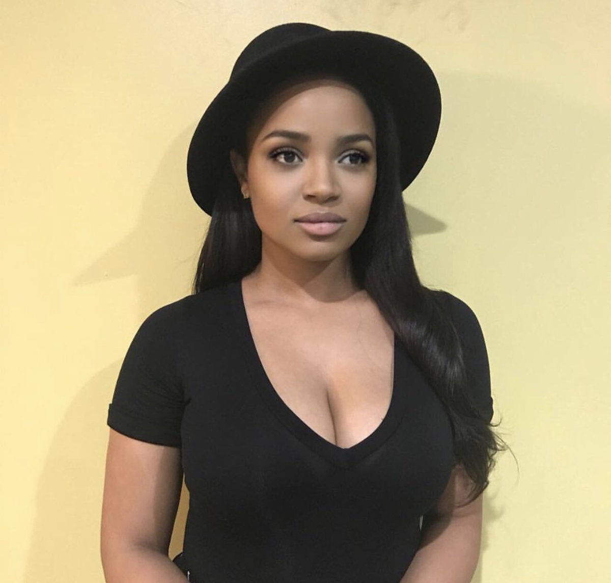 BET_FR's tweet photo. Notre #WomanCrushWednesday ? 😍 L'actrice @KylaPratt ! Retrouvez la dans votre film #BackToTheGoodeLife 📺Samedi - 20h45 https://t.co/ASREtoHURh