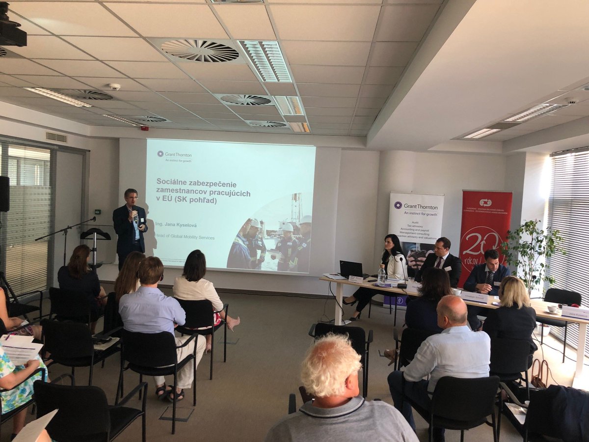 GrantThorntonSK's tweet photo. Včera sa v našich priestoroch uskutočnil seminár na tému "Práca v zahraničí - vplyv brexitu na zamestnávanie pracovníkov v rámci regiónu CEE" 📚 
Ďakujeme všetkým prednášajúcim za zaujímavé a inšpiratívne prezentácie a partnerom za pomoc pri spoluorganizácii semináru 👏 https://t.co/6FbbmssYp3