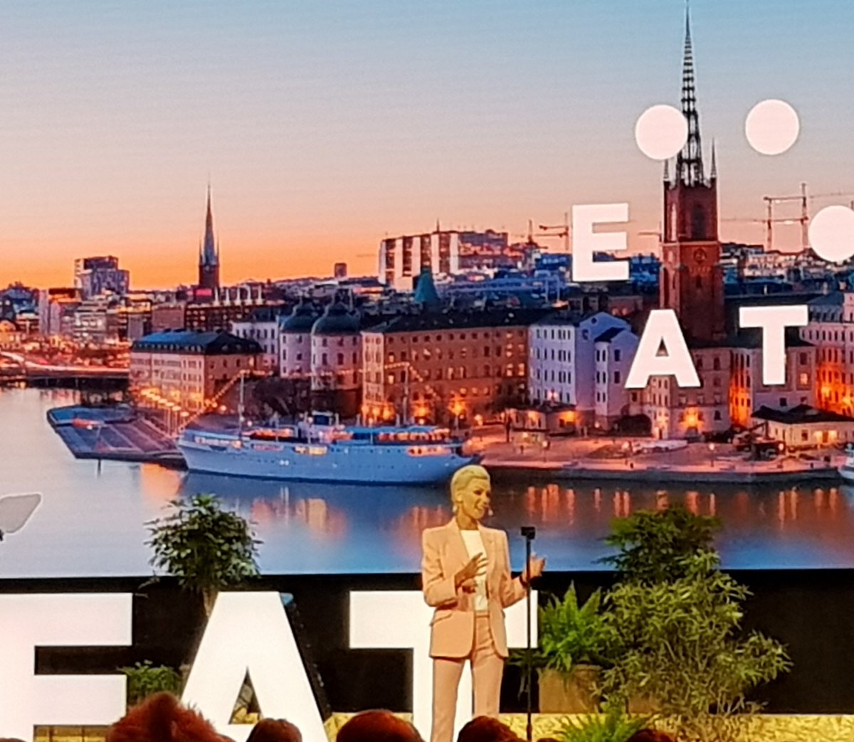 #EATforum19 kicked off by @G_stordalen 
Fazer as partner of <a href="/EATforum/">EAT</a> is part of the change. #Fazer #foosasasolution #foodcanfixit
