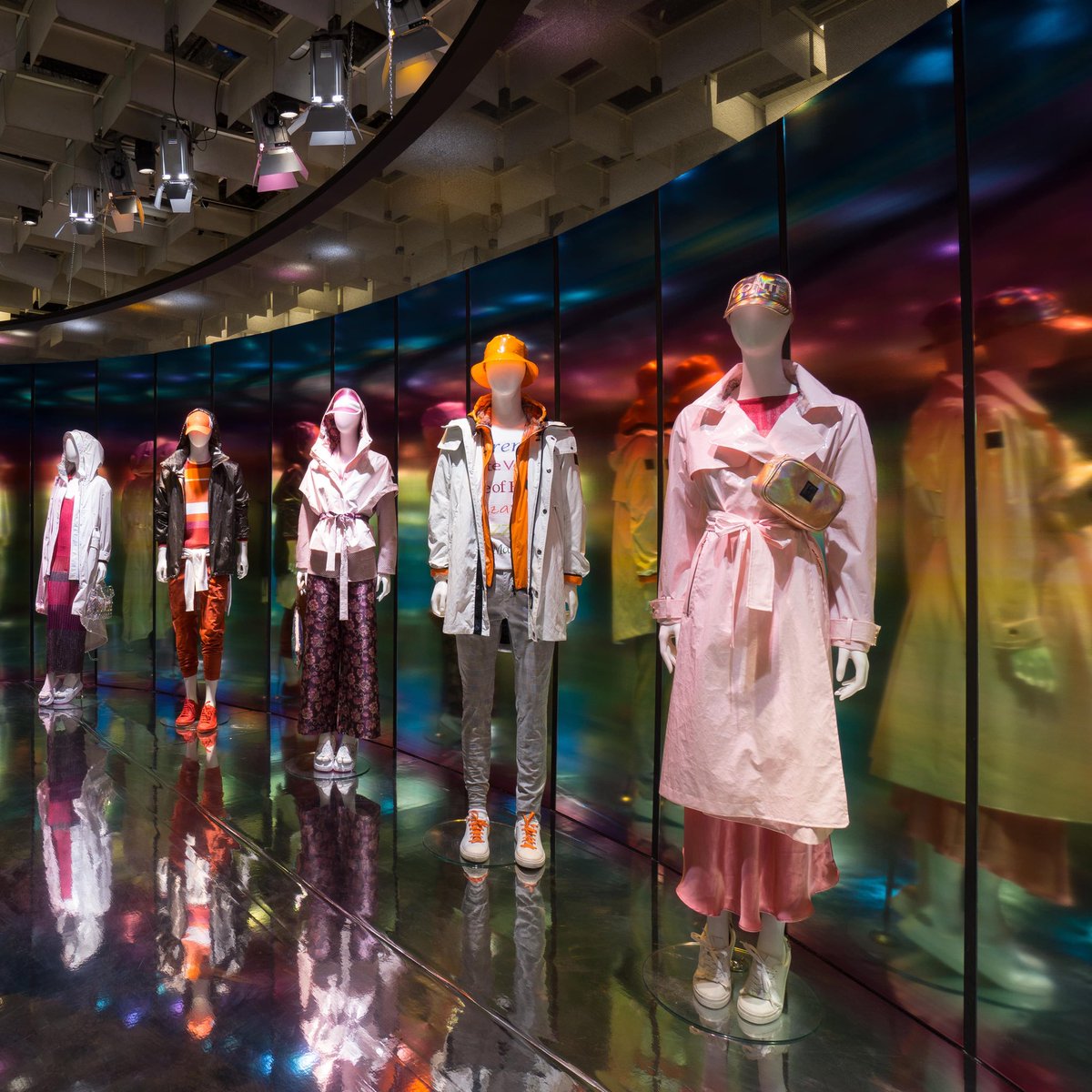 conteofflorence's tweet photo. Scopri la collezione Primavera Estate 2020 presentata a PITTI IMMAGINE UOMO 96

Spring Summer 2020
#NewCollection #SS20 #Spring #Summer #Pitti #Pittiimmagine #Pittiuomo #newconcept #overdressing #colours #rainproof #outwear https://t.co/Kb62dF5l3y