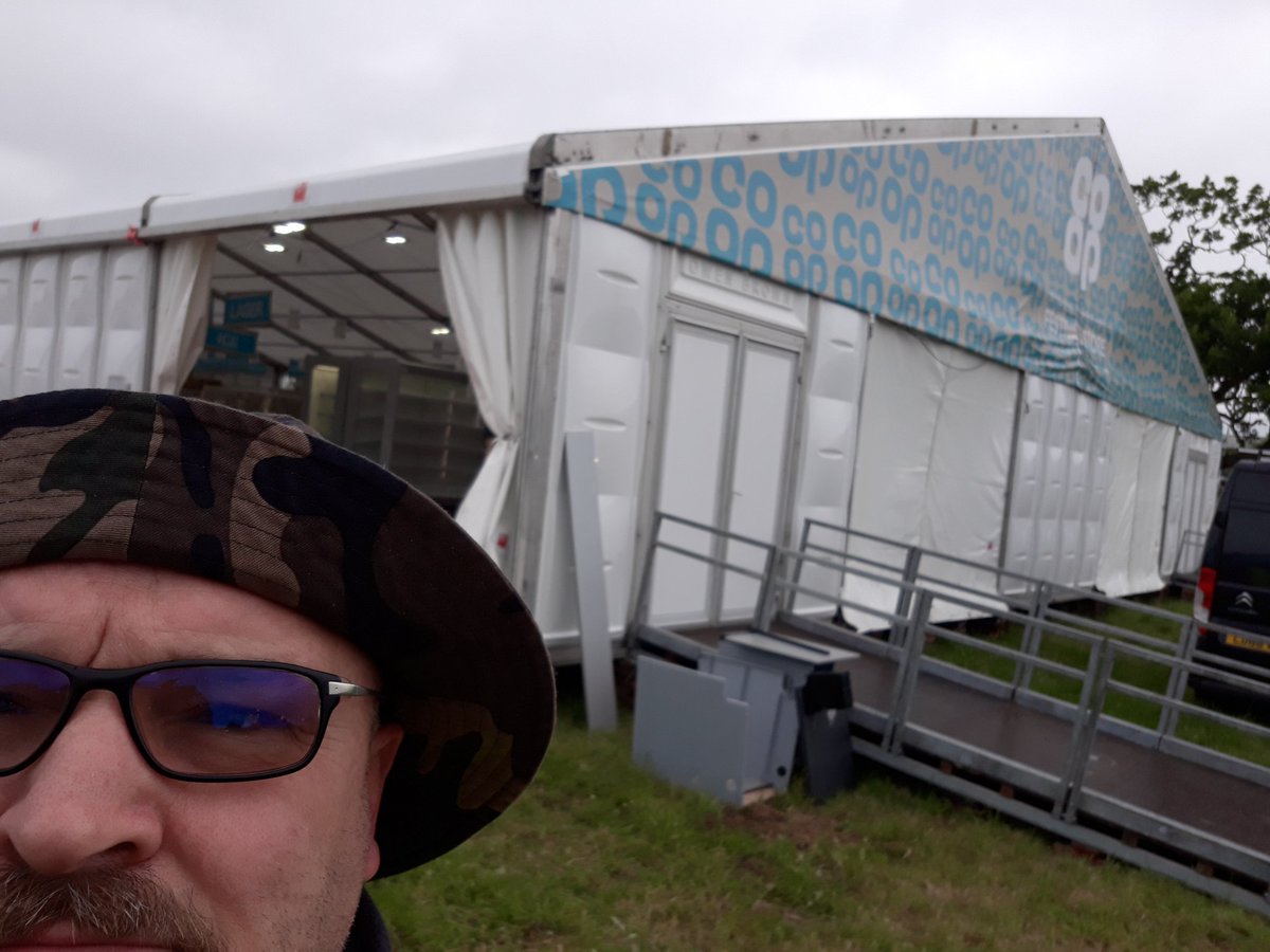 crowdpleaser's tweet photo. Morning #HatFans and #IsleOfWight #Festival goers. The @coopuk team are all here and we slept like babies in our #coopcamp last night. So we're fresh as daisies and getting our shop ready for you for tomorrow. We'll see you then. #WeCannitWaitMan https://t.co/jKhY2BrHrc