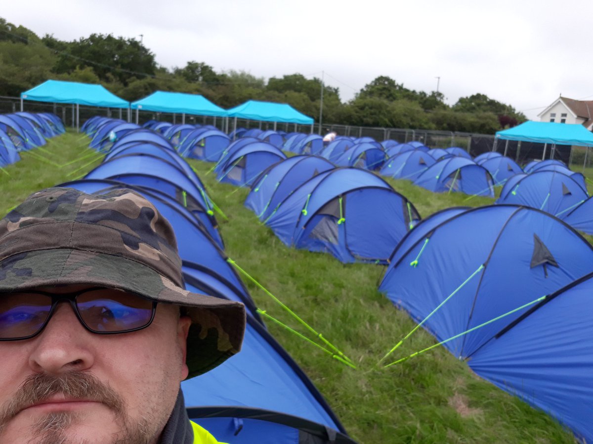 crowdpleaser's tweet photo. Morning #HatFans and #IsleOfWight #Festival goers. The @coopuk team are all here and we slept like babies in our #coopcamp last night. So we're fresh as daisies and getting our shop ready for you for tomorrow. We'll see you then. #WeCannitWaitMan https://t.co/jKhY2BrHrc