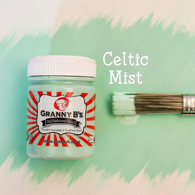 GrannyB_Paint's tweet photo. #CelticMist from Granny B - a gentle minty fresh breeze of colour ❤️👵🏻 inspired by the morning mists and the rolling green hills of Ireland 🇮🇪 .
.
 #revamplikeachamp #grannyboldfashionedpaint #chalkpaint #grannyb #dontReplaceItGrannyB_it #localleader #ar… https://t.co/g3F2vc4DA3 https://t.co/Hcr5ytw7jT