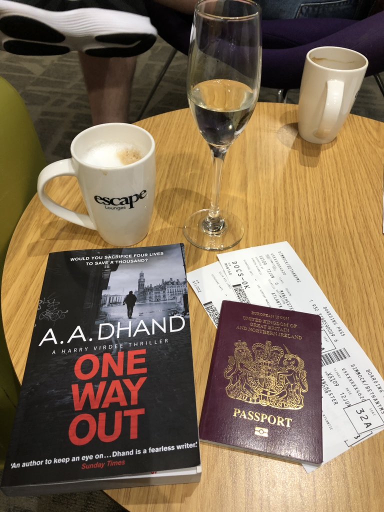 BethanyAmber94's tweet photo. The book is out and on its travels! Thanks @Gav_The_Bantam and @aadhand for sorting... wonder if Iโll be finished before we reach our first stop in Atlanta?! #USA2019 #NextStopAtlanta https://t.co/vHKWisdSZs