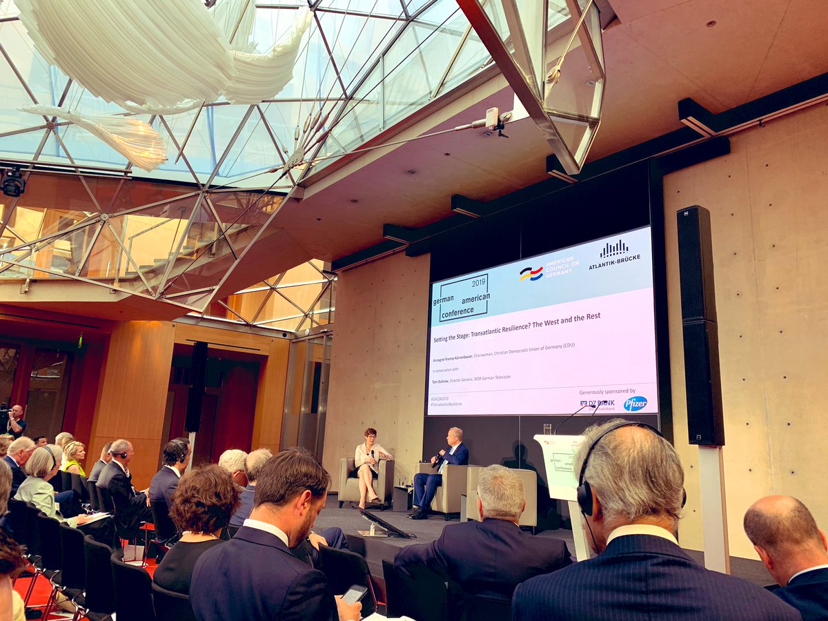 Nur ein gemeinsames, starkes und handlungsfähiges Europa wird die Lasten der Schaffung und Garantie von Sicherheit in der EU und der Nachbarschaft der EU tragen. #GACON2019 <a href="/akk/">A. Kramp-Karrenbauer</a>