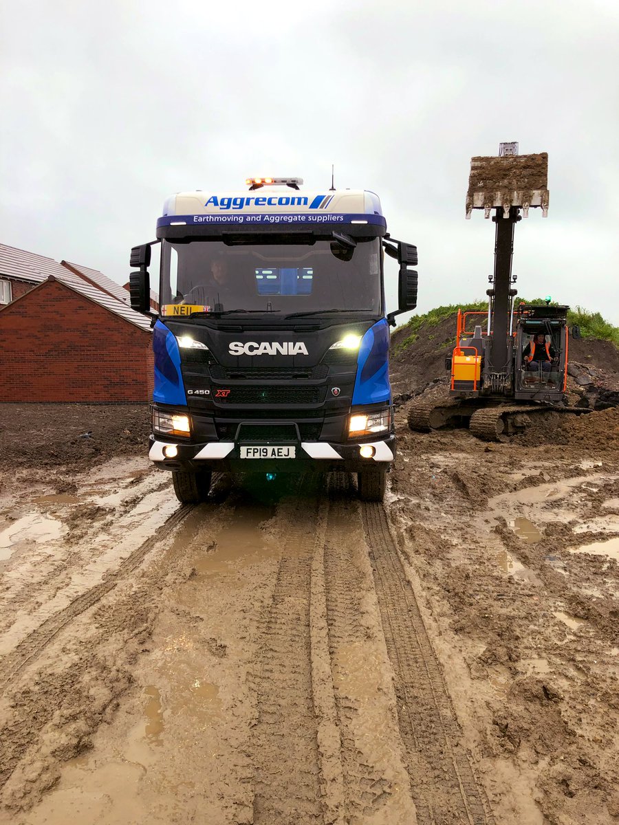 The beast 500 FMX and Optimus Prime 450 XT working for our friends over at C3 Construction

We operate whatever the weather ! 

@MUCKAWAY #muckaway #Volvo #scania