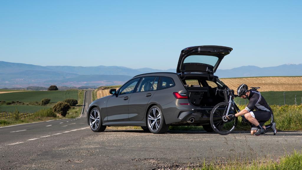 More room for sporting pleasure.
The all-new #BMW #3Series Touring.