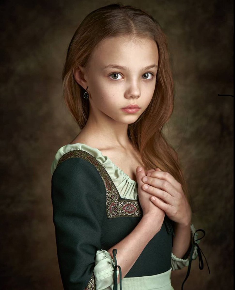 Qizning qin ham, jinsiy olatni ham bor Tailand porno tomosha