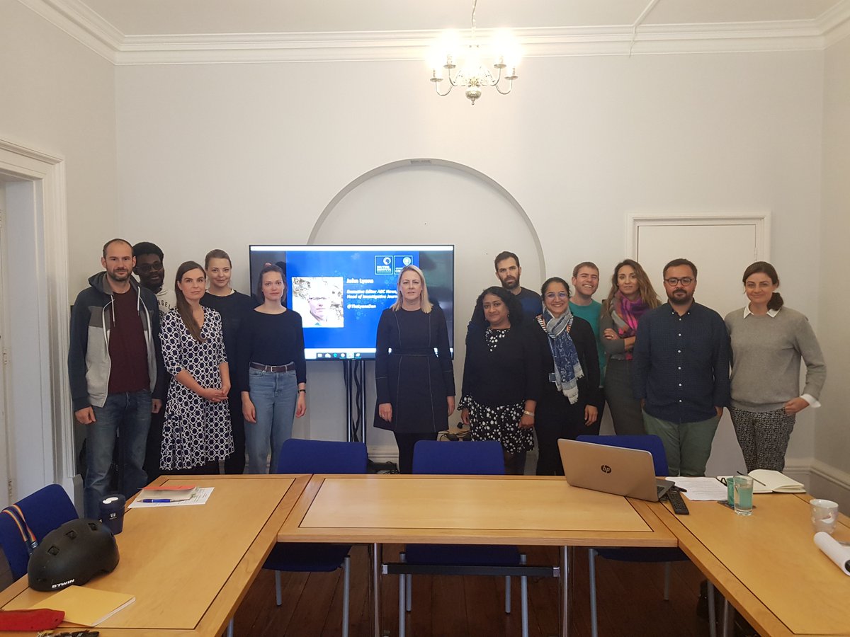 Introducing <a href="/TheLyonsDen/">John Lyons</a> on a call in to <a href="/risj_oxford/">Reuters Institute</a> international journalism fellows at Oxford for a discussion on police raids and press freedoms