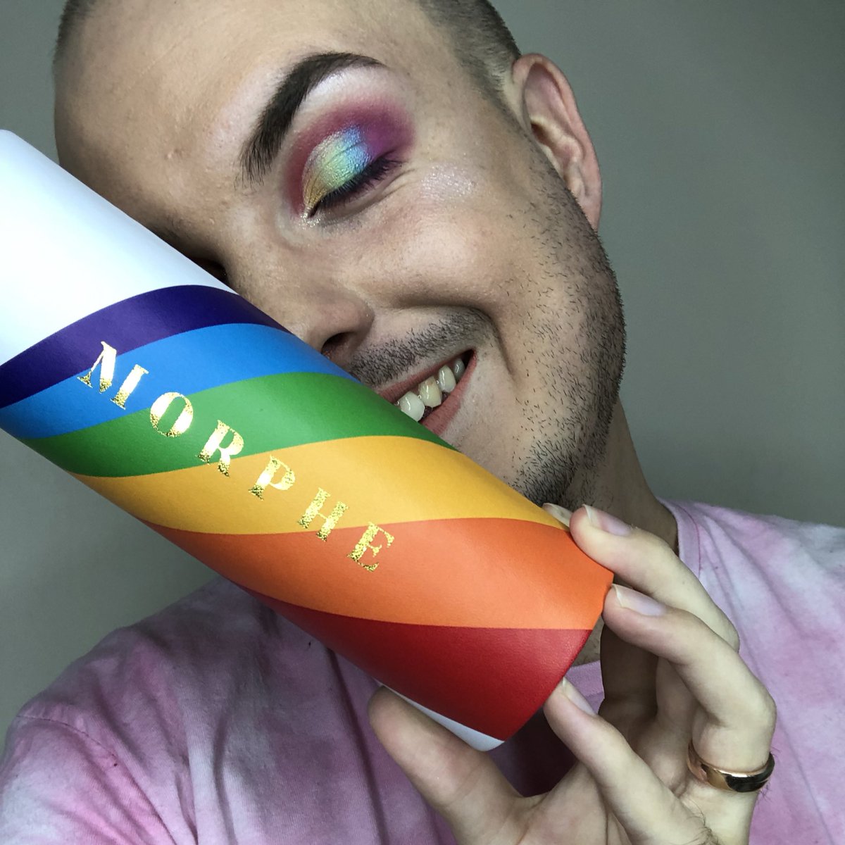 dropdeadlewis's tweet photo. Here’s my look with the @MorpheBrushes 25L palette #makelifecolourful 🌈
Can’t wait to do many more! Hehe https://t.co/rlRDOzxcL3