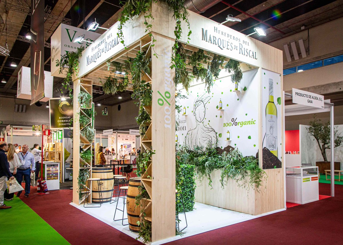 kiwicomesp's tweet photo. Stand para @marquesderiscal en la Feria Organic Food Iberia 2019. #eventos #organicfood #vinos #diseno https://t.co/xjsvYma3zl