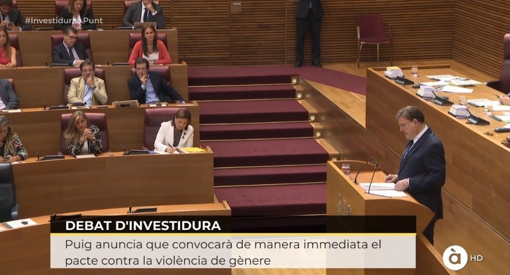 "El terrorisme masclista és el primer problema que tenim, i hem de sumar esforços per a combatre'l. L'esquidistància és la connivència" <a href="/XimoPuig/">Ximo Puig</a> #InvestiduraÀPunt #NiUnaMenys