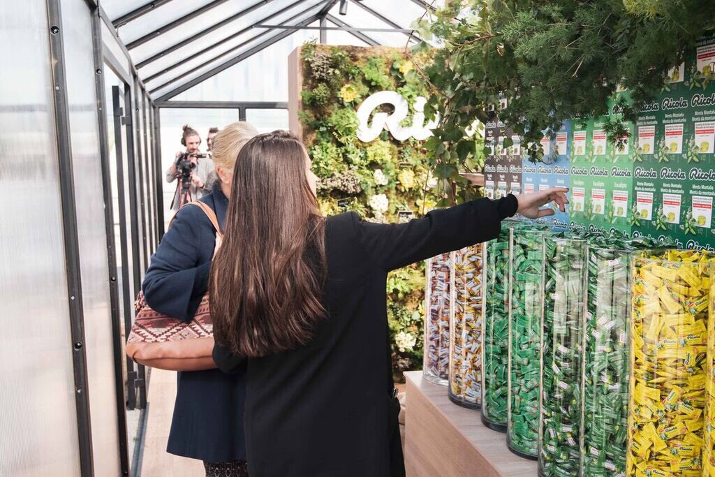 MasterEventsM's tweet image. La @SaraEstradaT ha acabat les pràctiques del #MasterProtocolBlanquerna on ha pogut coordinar accions i esdeveniments dirigits a premsa, consumidors, influencers i bloggers. 
Felicitats per la feina feta! #OrgullBlanquerna #Learningbydoing #Pràctiques @BlanquernaFCRI