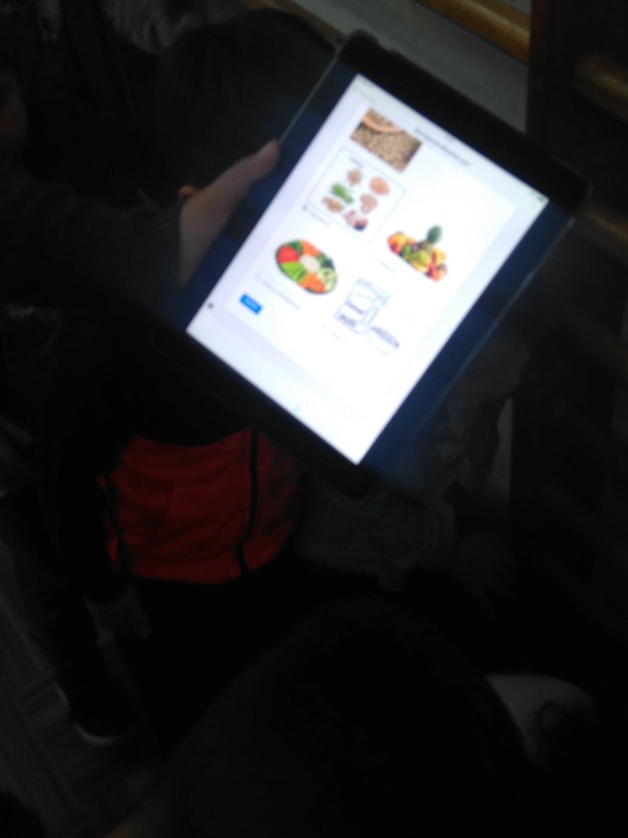 crispuga's tweet photo. Xa empezan a superar as súas primeiras provad, en diferentes equipos #interdisciplinares #internivel equipazos!! #escaperoom Ceip Xosé Fdez López #formaciomcfrvigo @CFRdeVigo https://t.co/j7JAURdae7