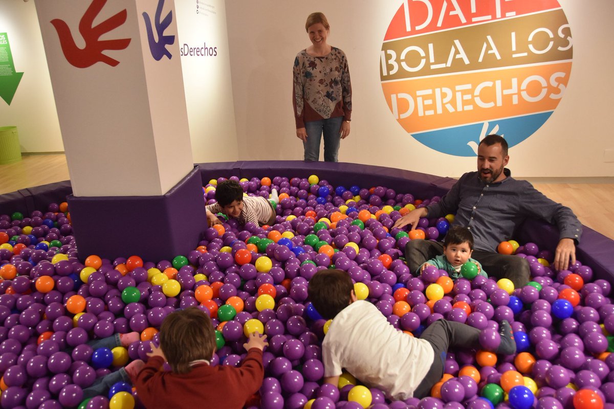 ForoSolidario's tweet image. ¡Mitad de semana! Esto es lo que puedes hacer hoy en el Foro 📆 #AGENDA bit.ly/HoyEnElForo

11:30 Curso de verano en inglés
12:00 y 19:00 Expo. #DaleBolaALosDerechos
17:30 Mecánica básica para bicis

Vienen a nuestro centro: @burgosacoge, @ASAMBURGOS y @AECCBurgos 😊