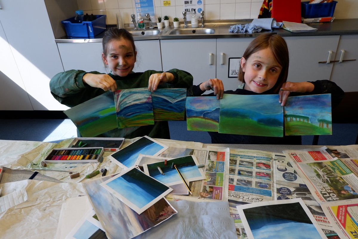 DerbyHighSchool's tweet photo. Our Year 5 pupils produced some amazing artwork during their workshop with local artist, Sandra Orme! Well done everyone! https://t.co/WV6XZ7GWYl