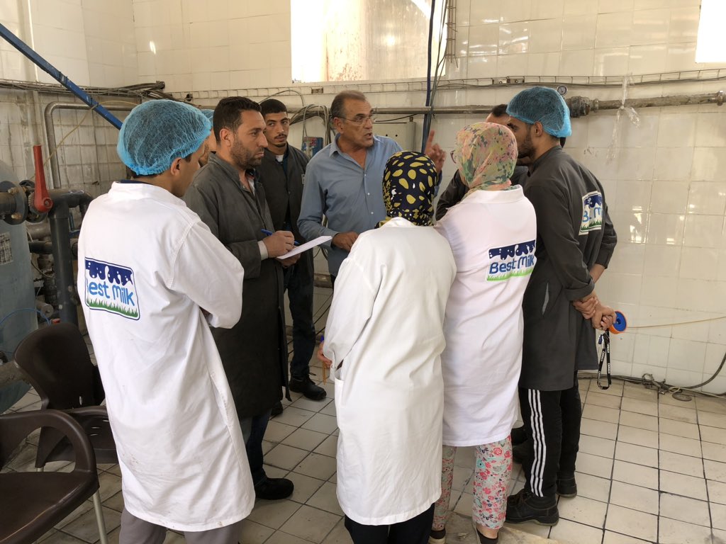 Adh2oc's tweet photo. Quand le professeur parle on écoute 😁 #formationosmose #Marrakech #clientformeclientcontent https://t.co/Mr9IZ6882X