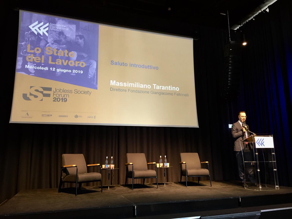 AdeccoGroupITA's tweet photo. .@max_tarantino (Direttore @FondFeltrinelli): il #JSFmilano è nato dalla necessità di capire come costruire un nuovo protagonismo della #politica, affinché l'#economiadigitale possa investire lo Stato del ruolo di sostenitore avanzato dell’#innovazione. https://t.co/DjHGIY6WYS