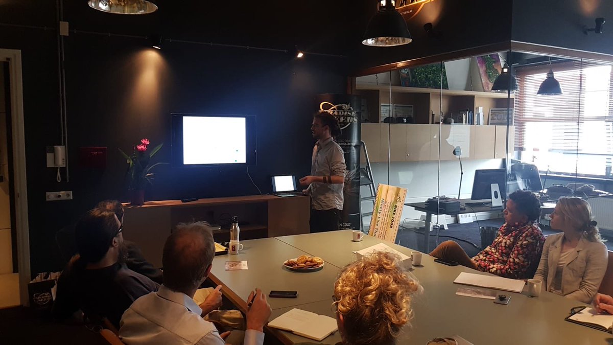 fundacioncanna's tweet photo. Quality control is the subject for our Quality Manager’s talk this morning in The Mastercourse Medicinal Cannabis of @jungle_talks #mastercourseMedCan #JungleTalks #CannabisIndustry #CannabisCommunity https://t.co/H3rlkZtshx
