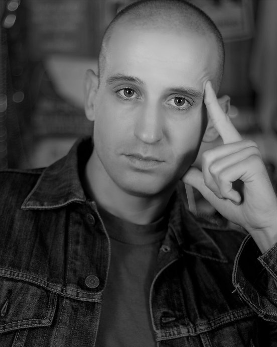 TheLirAcademy's tweet photo. Introducing the #Gradfest 2019 creatives. Sean Walsh is an actor, director &amp; teacher from NYC who has been working in his home city for over a decade.
He is the director of #TheCleanHouse by Sarah Ruhl. On from 24th -27th June. Tickets available at: https://t.co/tjDPFY748z https://t.co/wwpvci3unQ