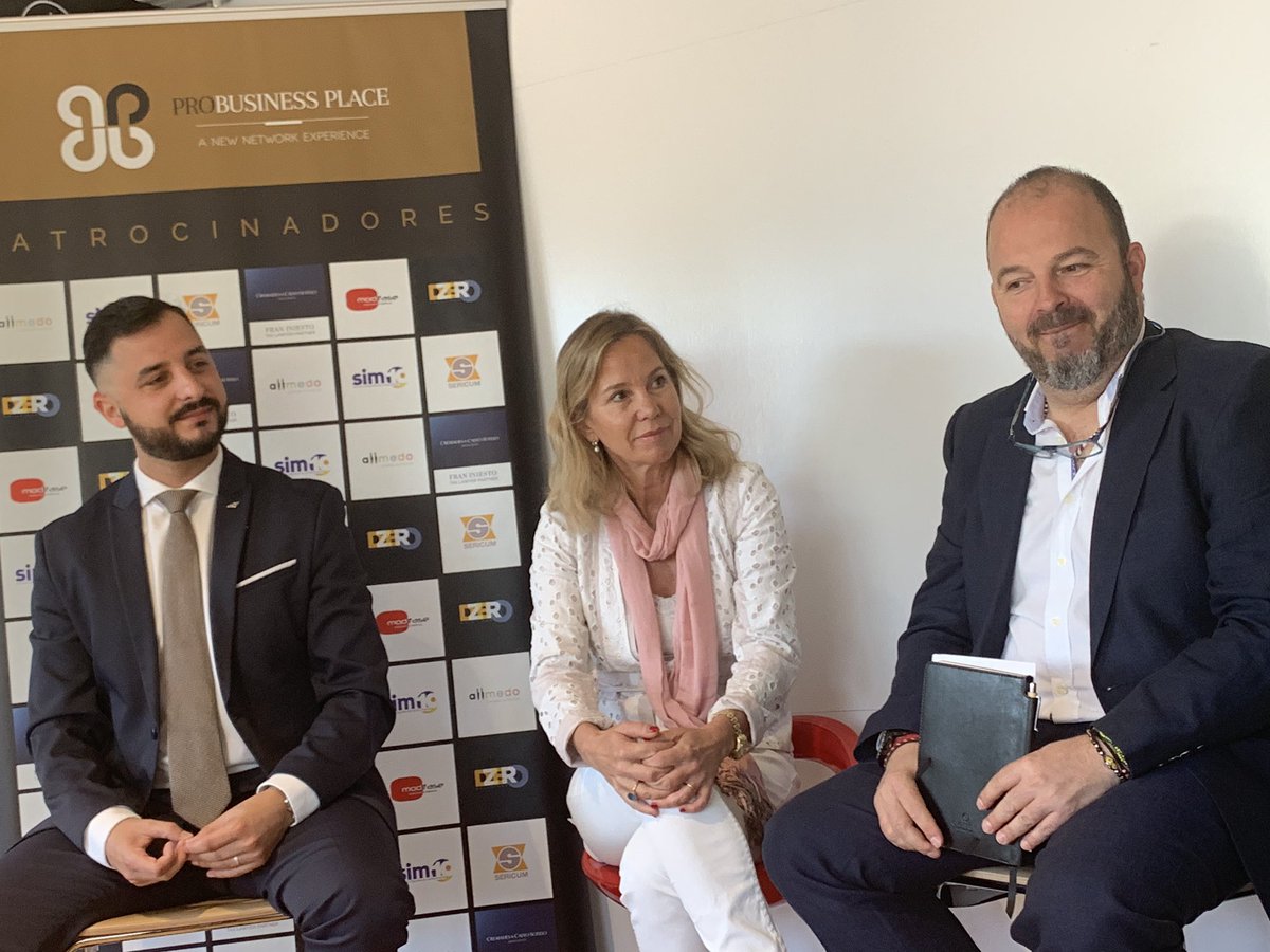 ProBusinessPla1's tweet photo. “Hay muchas oportunidades actualmente en el mercado de inversión para lograr una energía limpia, renovable” según Lourdes Moreno de @intermoneyfunds solo hay que asesorarse correctamente, sostiene Roberto Jiménez de #SIM10 https://t.co/eSIK4VsaaZ