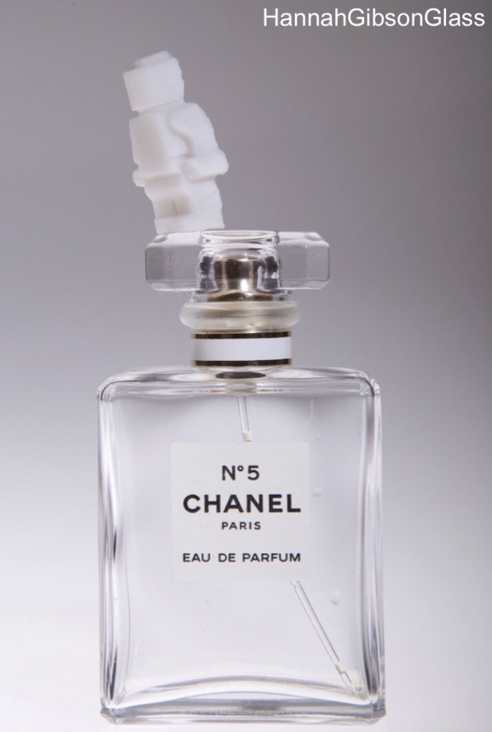 Sweet Nothing made from 100% recycled Chanel No. 5 Perfume bottles ♻️
#HannahGibsonGlass
#GlassSweetNothings
#Recycle
#RecycledGlass
#anticopyingindesign
#Chanel
#chanelno5 #pg_school_craft_design_uca 
#AiR
#Perfume
#perfumebottles
#CraftContinuum