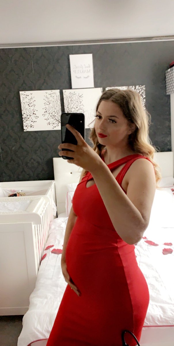 rlllltt's tweet image. the butterflies you used to give me turned into little feet 🦋👶🏼