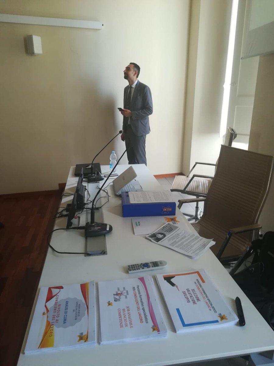 Profexa_'s tweet photo. Sono sempre di più i #ConsulentiDelLavoro interessati a scoprire il nostro Percorso di #FormAzione nella gestione delle #RisorseUmane a loro dedicato!
Ieri lo abbiamo presentato presso l'Ordine dei CDL di #Prato! Nuove date e sedi sono in attivazione!
👉 https://t.co/lS9c0XxjuG https://t.co/Y1a7PYt0sd