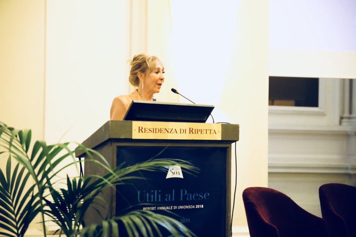 unionsoa's tweet photo. La presidente @Carpi1717 presenta il report #UtilialPaese: “Presentiamo oggi il mondo delle #SOA non solo attraverso le loro attività e i numeri del settore, ma anche attraverso gli occhi delle imprese”. #UtilialPaese #reportUNIONSOA https://t.co/7BqnHAl47o