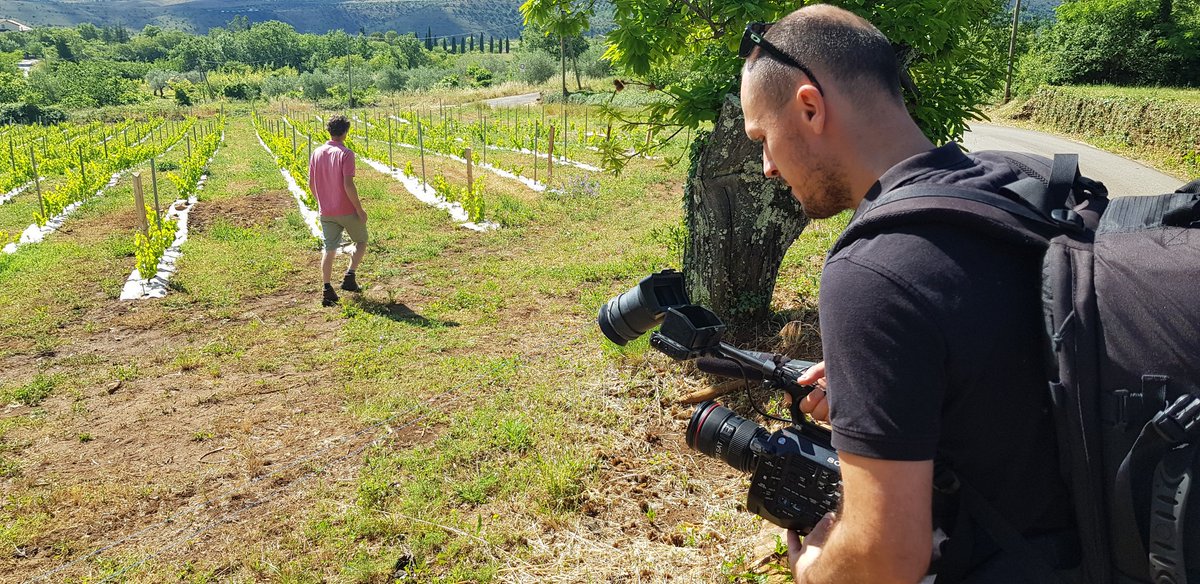 Emerveilles07's tweet photo. 4ème jours de tournage pour notre série: "ils ont choisi l'Ardèche"
Au programme, viticulture, transmission, paysages,... 
C'est beau !! https://t.co/0dtIBQWqYY