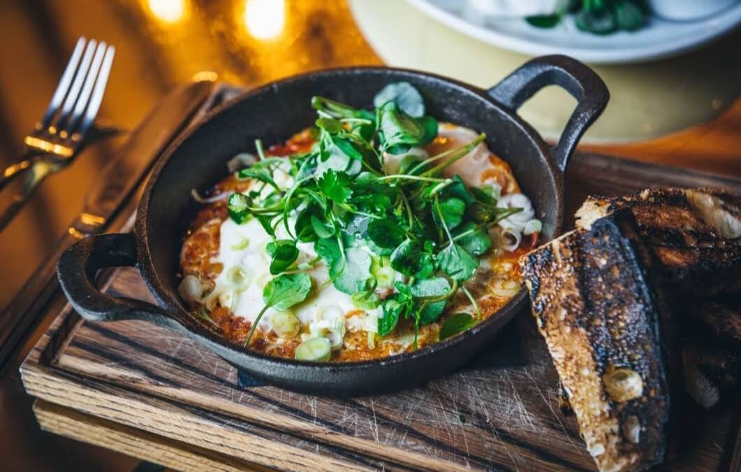 DinesApp's tweet photo. We’ve got another cracking restaurant on the app with @DeadDollsHouse in #Islington. Grab great savings today on their hearty modern grub with Dines! https://t.co/nHHWibWgsL