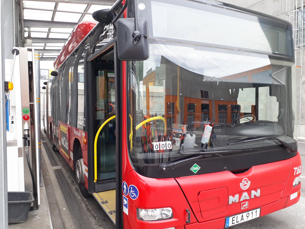 groupekeolis's tweet photo. #UITP2019 The #Fredriksdal bus depot has been built to deliver great operational performance: it takes only 8 minutes to fuel a bus with #biogas! https://t.co/ho1PwzB2B5