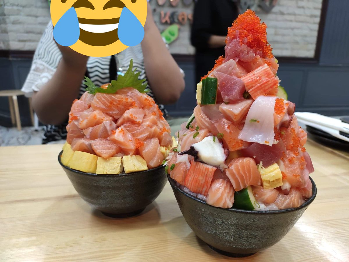 Payunbud's tweet photo. เมิง อิร้านข้าวปลาดิบภูเบาทำเมนู
"ข้าวแซลม่อนล้วนไข่ดอง"299 
พูนเหี้ยๆ เตี้ขกว่าฟูจิซังหน่อยนึง แต่ถูกกว่า 50กว่าบาท!!!!   สาแก่ใจคนแดรกแต่แซลม่อนยิ่งนัก  ยังกะพานพุ้มไหว้ครู 

แซลม่อนไข่ดอง 299 
ข้าวปลาดิบภูเขา 359
Sushina ฟอจูนรัชดา  เอามือถือกากๆเราไปนะ เรียลสึดดด https://t.co/CO2I1gr1NF