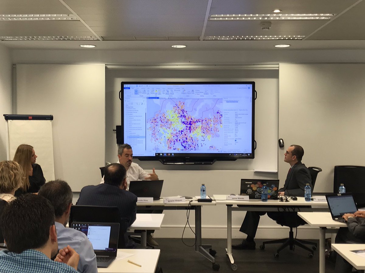 Esri_Spain's tweet photo. La información #geoespacial combinada con el #bigdata ayuda a mejorar la eficiencia en los procesos de tu negocio, a extraer valor y a tomar decisiones más rápidamente. https://t.co/rgOUfxVD5Y