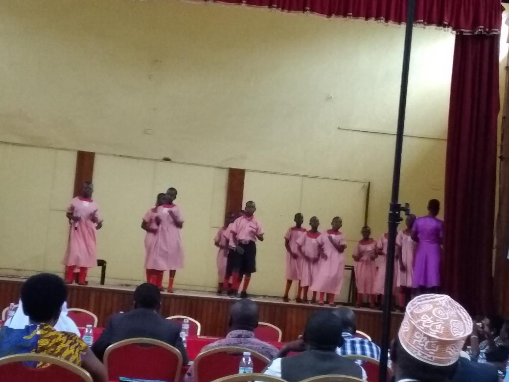 Arihobannet1's tweet photo. @RochaUganda @Faith_in_Water 
Boys joining girl to fight for  dignity for girls. We must fight the stigma on Menstruation, develop WASH facilities. Thanks to Arocha, Faith in water, Hear Uganda. https://t.co/Nox9e7HMBi