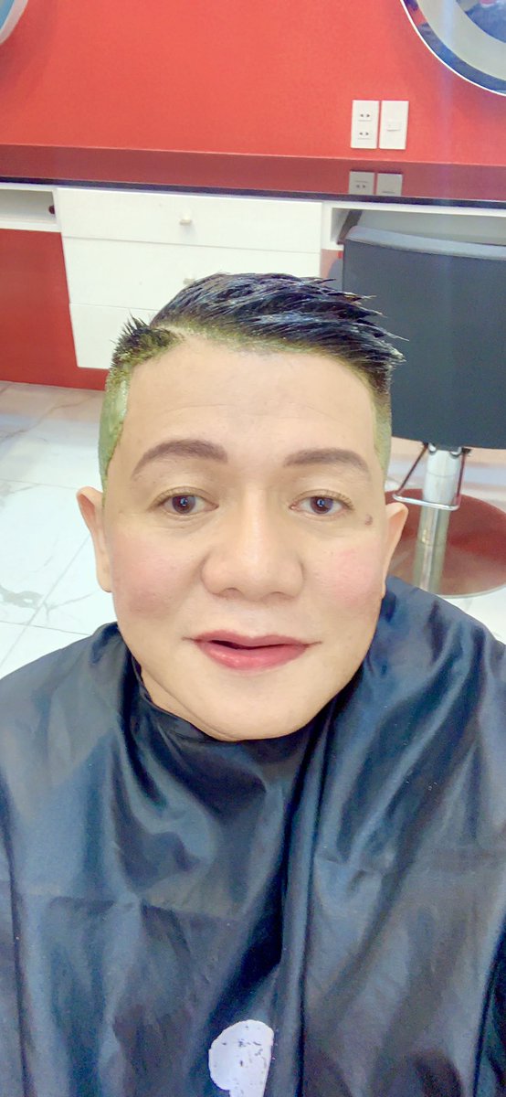 iamjohnf's tweet photo. ATM H&amp;H Makeover Salon Sm North The Block 5th Floor “ Para sa malupit na gupit  na havey na havey “  try mo na ! #H&amp;HMakeoverSalon #YsaSkinAndBodyExperts #KrispyMushroomByMuchBetter #Jewels #CNHalimuyakPilipinas #SwitchLimited https://t.co/5OTWVmJDGi