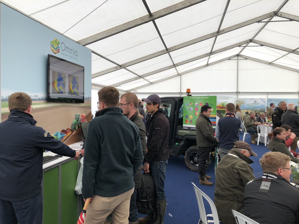 HutchinsonsAgUK's tweet photo. Expert Agronomy Advice at @CerealsEvent
Find us on Stand 500 to meet our agronomists, for specialist advice on soil health with #HealthySoils and precision farming with @Omniaprecision, as well as a look into how we are pioneering the future of agronomy with #HelixProject https://t.co/PvmZdYhp32