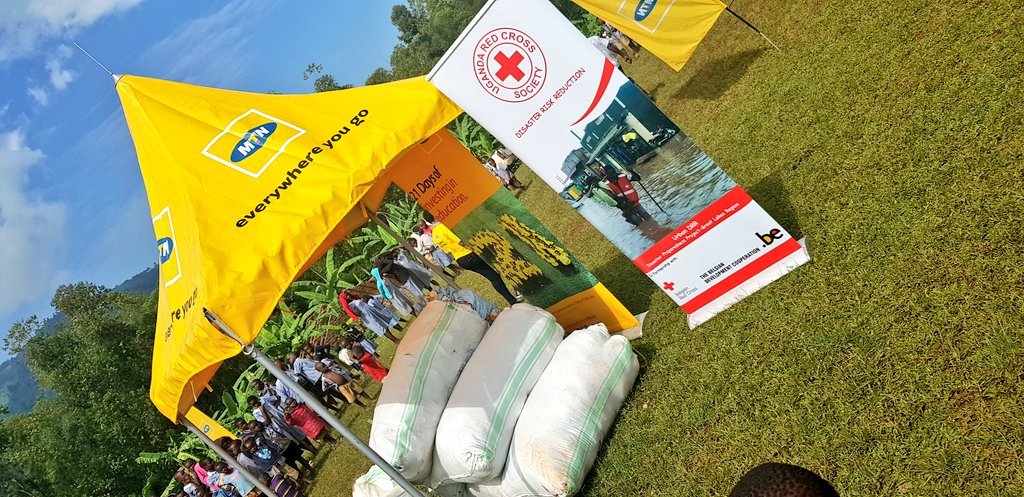 MTNUgPRO's tweet photo. The #MTNFoundation is in Bududa district in Eastern Uganda to support relief efforts by @UgandaRedCross towards survivors of deadly landslides that occured last week. Over 100 households will benefit from Non Food Item kits also donated by @mtnug staff. #DoGoodUG #BrighterLives https://t.co/YnCeBI0zrz