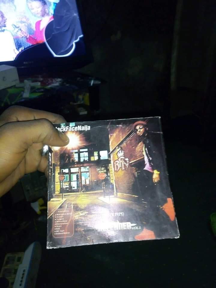 Blackfacenaija's tweet photo. @OkefeJohn You go try hard oh boy ...#another album #risingsun #defendervol2 on the way....na small remain #goodmorning #BFNfans https://t.co/mBle2656gQ