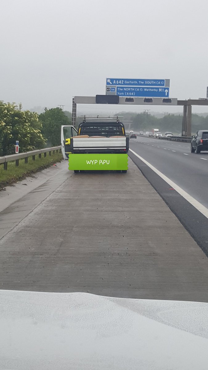 WYP_RPU's tweet photo. M1 North J.46-47. This vehicle lost a box of foam tubing, which resulted in both sides of M1 being closed while we and @HighwaysYORKS cleared the carriageway. Driver has been reported for insecure load. #OperationalSupport #Team3 #Secureyourloads https://t.co/rmsaysm3QL