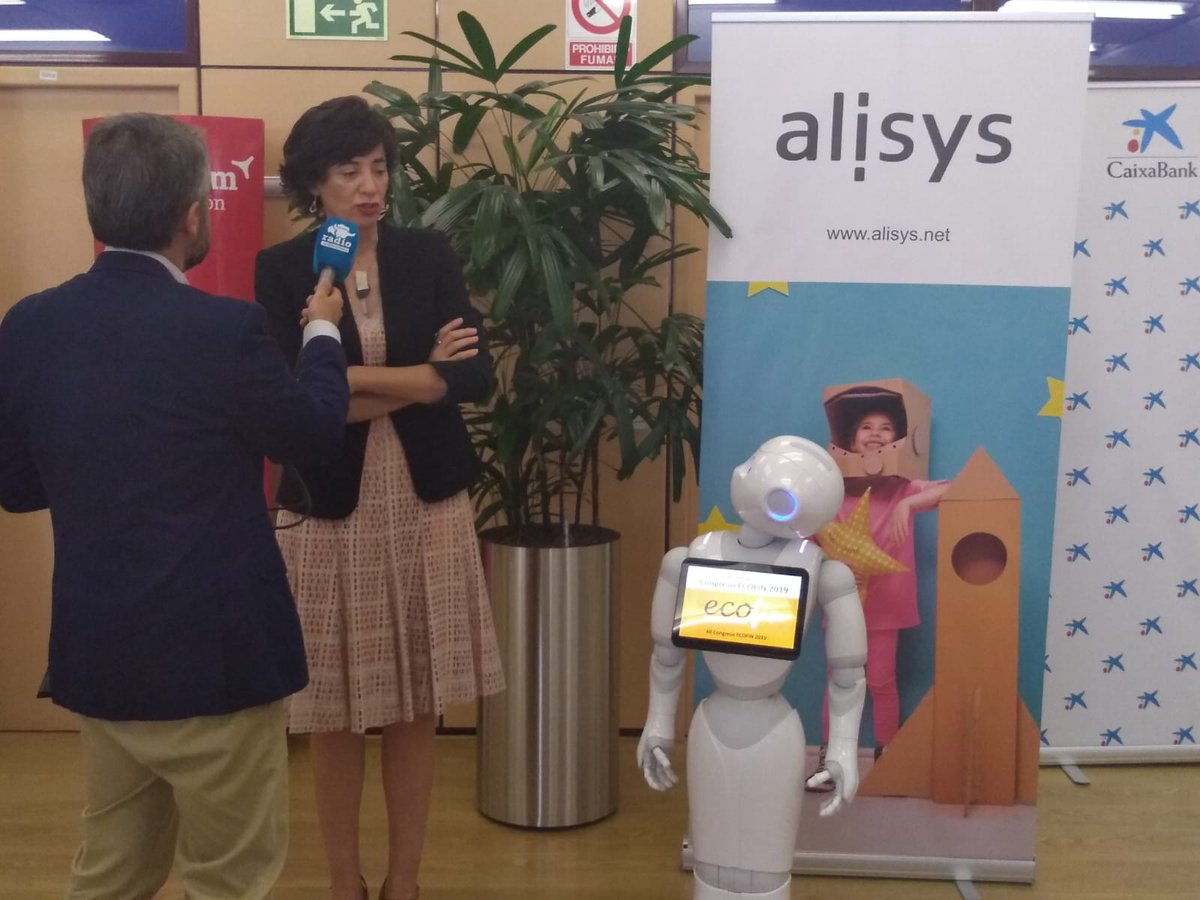 Un placer visibilizar la robótica social en @Intereconomia junto a #pepper en #ECOFIN2019