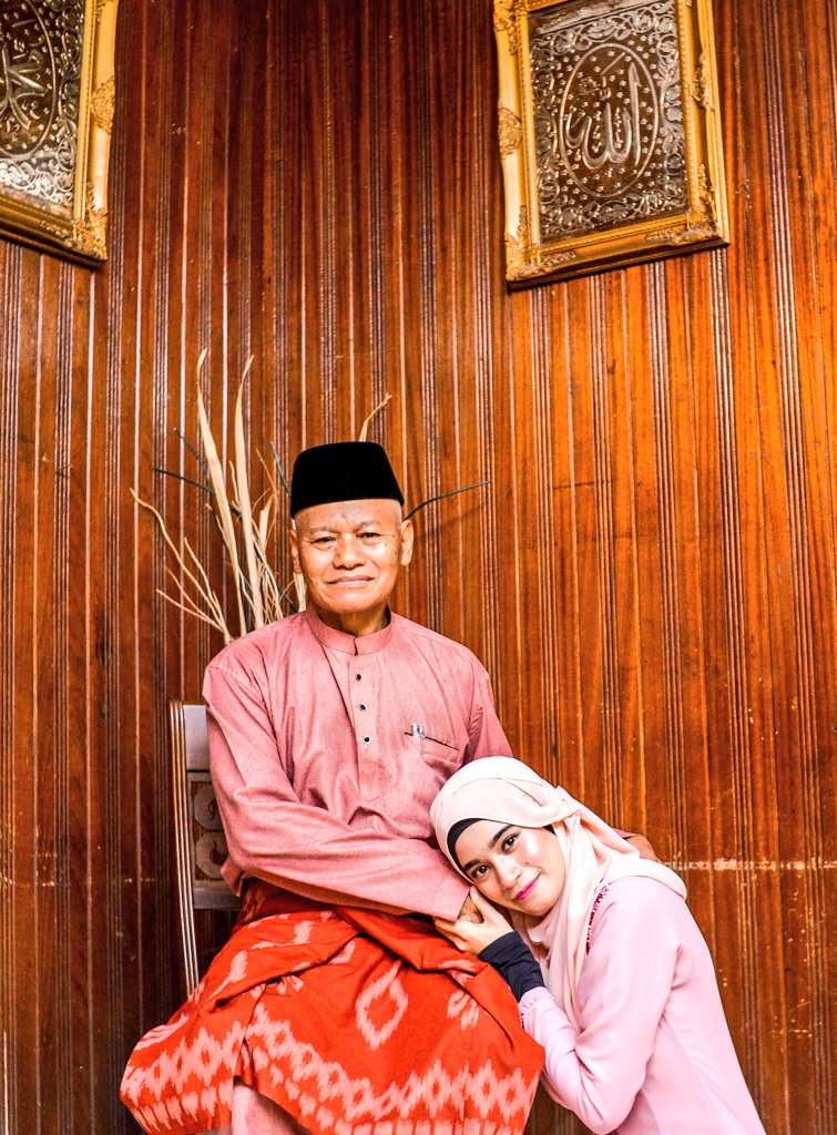 svkxsvkikv's tweet photo. #mykesayangan dunia dan akhirat ! #pemberi kekuatan n pendorong bila 'jatuh' #alhamdulillah...moga tokma n tokayah dpanjangkan umo n dkurniakan kesihatan yg baik2 saja..amin!!!!! :(((( #hjwanabdghani&hjhnikmah :) https://t.co/EJVDBQUcvb