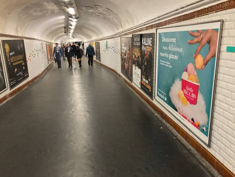 bartuf's tweet photo. #Spotted in the #Parisian metro! Well done @lovelittlemoons! Good luck with your Parisian adventures 🍨! #BiteSizedAdventures https://t.co/8UKGLDUNj1